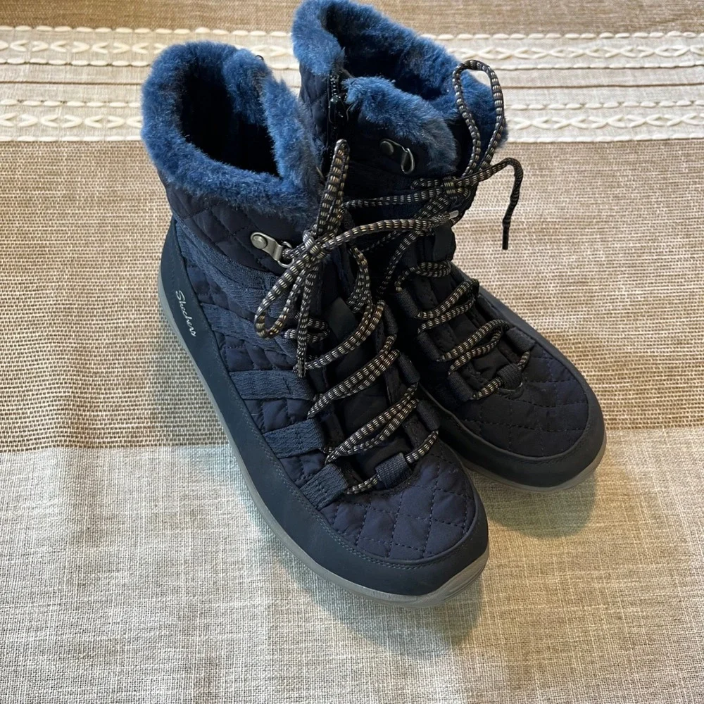 Skechers Womens Navy Blue Quilted Faux Fur Lined Lace Up Side Zip Winter Boots